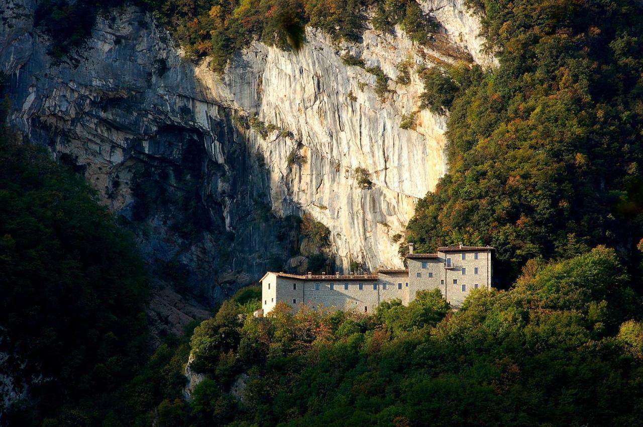 Il Capuccio Guest House San Lorenzo in Campo ภายนอก รูปภาพ
